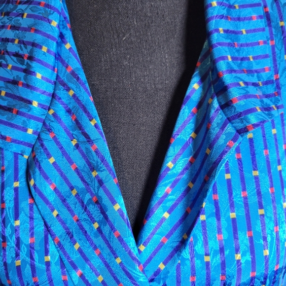 VINTAGE 100% SILK FLORA KUNG DOUBLE BREASTED BLUE BLOUSE NOS - Picture 3 of 8